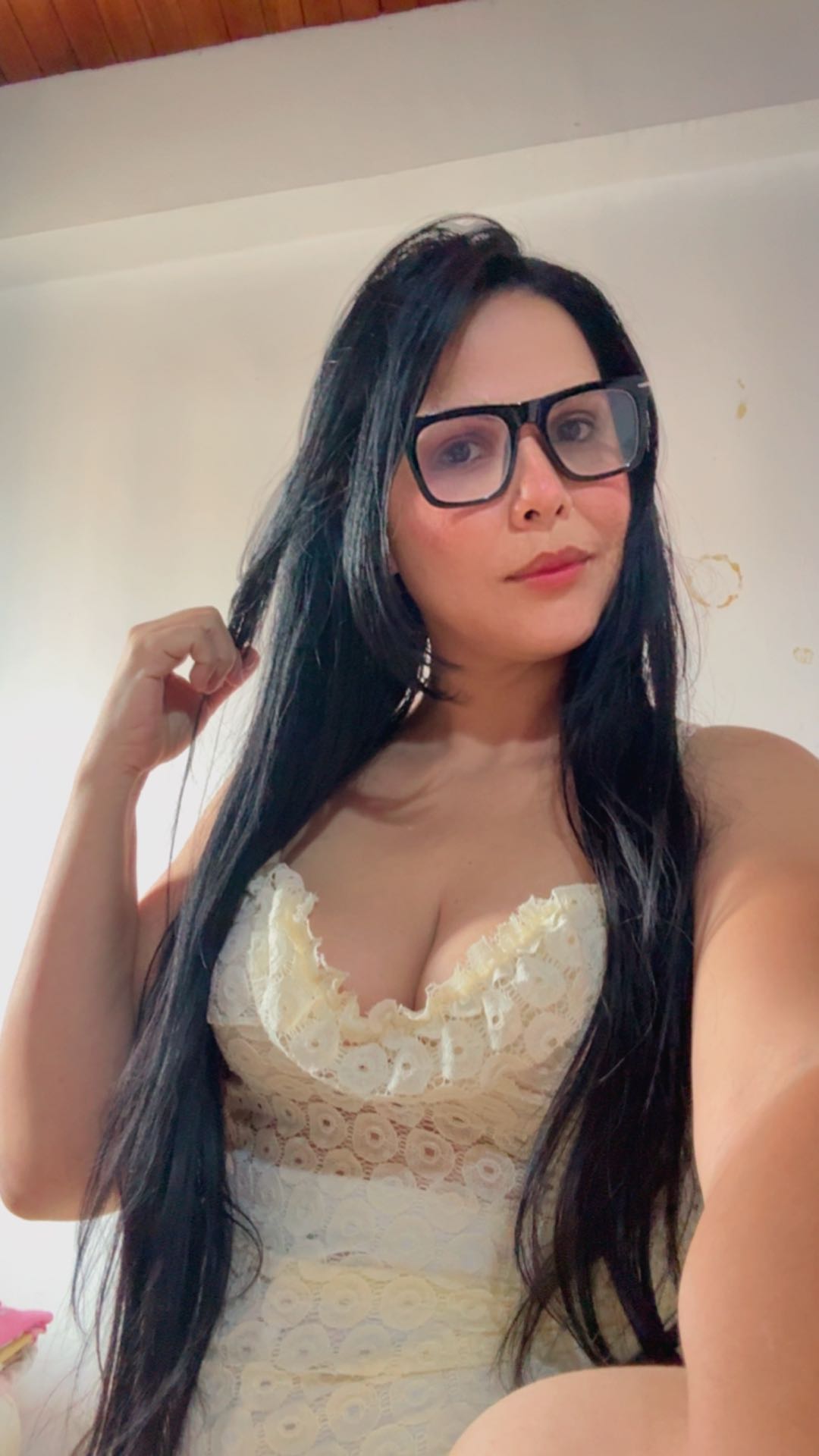 Adult woman from Venezuela in a late-night video chat portrait